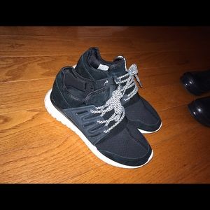 SUPER CUTE ADIDAS SNEAKERS!!!